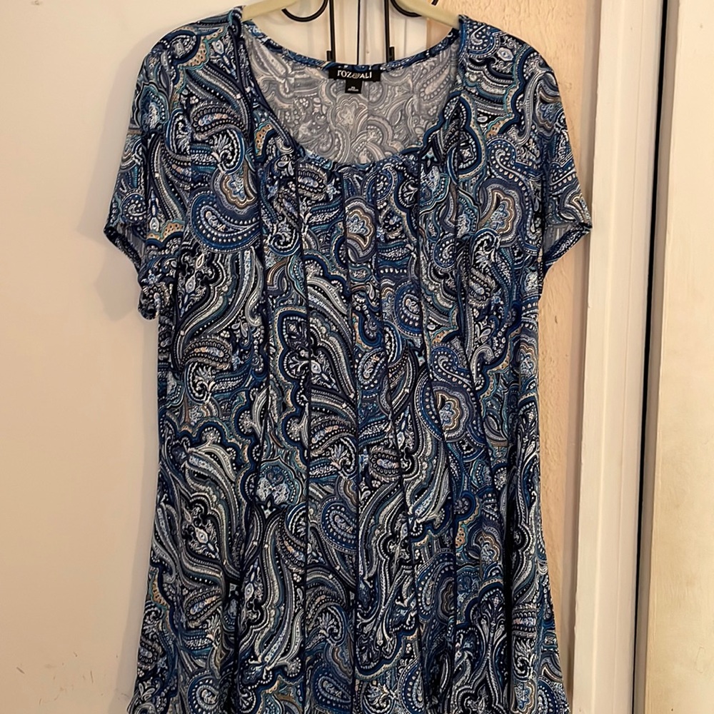 Roz & Ali Tee